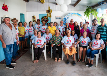 Prefeito inaugura e entrega reforma das casas do Recanto dos Idosos, da Cáritas Diocesana