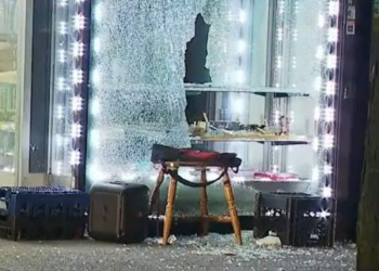 Tiroteio deixa 6 feridos nos EUA; mãe e filha são usadas como escudo