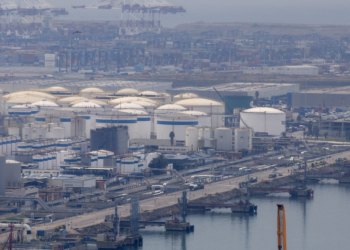 Explosão no porto de Barcelona deixa um morto e um ferido em estado grave