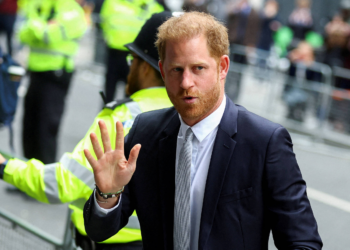 Príncipe Harry enfrenta grupo de Murdoch em julgamento no Reino Unido