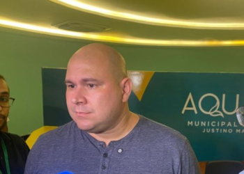 Abilio retira controle do Mercado do Porto da associação de feirantes e suspende cobrança de entradas no Aquário Municipal; vídeo