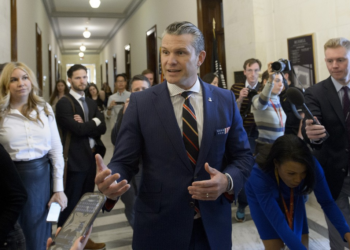 Senado aprova escolhido por Trump ao Pentágono em voto de desempate do vice-presidente