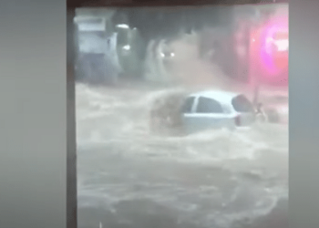 Idoso morre dentro de casa após enxurrada causada por chuva, em Pinheiros