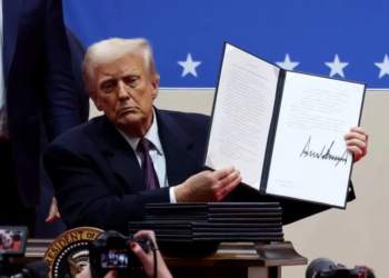 EUA suspendem emissão de passaportes com gênero 'X', usado por pessoas não binárias