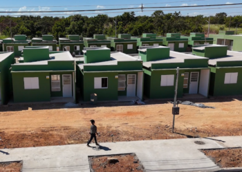 Governo de Mato Grosso investe R$ 21,4 milhões na construção de casas em Várzea Grande