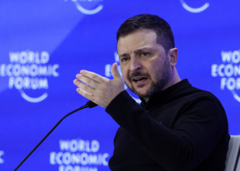 Zelensky pede que negociações de paz com a Rússia incluam a Ucrânia