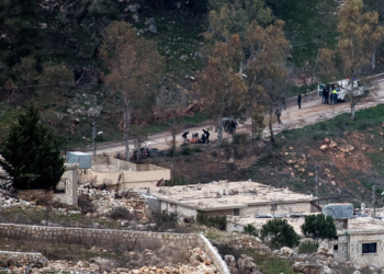 Israel mata 15 pessoas no sul do Líbano enquanto moradores tentam retornar, dizem autoridades libanesas