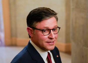 Aliado de Trump se reelege presidente da Câmara dos EUA em votação tensa e com racha entre republicanos