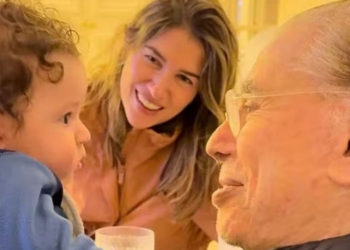 Rebeca Abravanel mostra 1º corte de cabelo do filho com Alexandre Pato: ‘Que amor!’