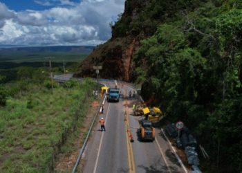 Trânsito no Portão do Inferno retoma no sistema de pare e siga