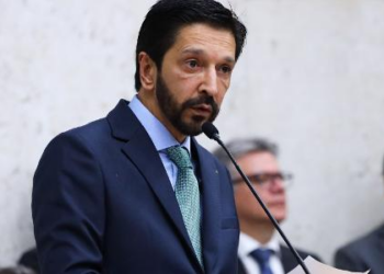 Nunes e vice tomam posse em São Paulo e assumem governo mais à direita