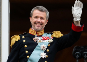 Por que rei da Dinamarca mudou brasão do país em meio à polêmica insistência de Trump de comprar Groenlândia