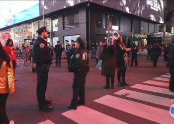 Festa de Ano Novo na Times Square completa 120 anos