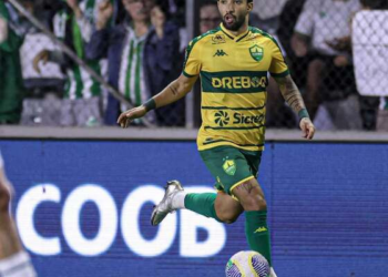 Cuiabá dispensa atacante Clayson