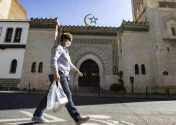 Discriminação contra judeus e mulheres: como o Islã está mudando a forma de trabalhar na França