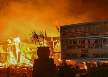 Fogo em LA: Chefe dos bombeiros alertou sobre corte de orçamento há um mês