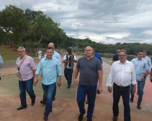 Mauro vistoria Parque das Águas com Abilio e garante parceria para recuperar espaço; veja vídeo
