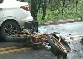 Motociclista é atropelado por Hilux e morre