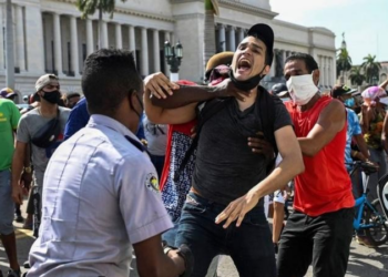 Por que Biden retirou Cuba da lista americana de países que patrocinam o terrorismo