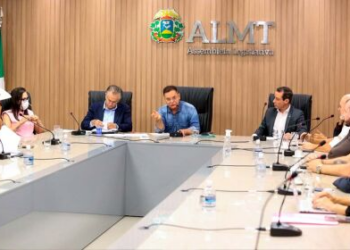 Após fortes chuvas, Botelho mobiliza ajuda emergencial para Rio Branco e Salto do Céu