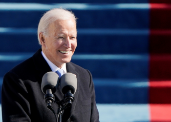 Em discurso de despedida, Biden deseja sucesso a Trump e fala em ameaças à democracia dos EUA