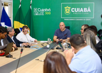 Em primeira reunião com secretariado Abilio prioriza pagamento de salários atrasados e serviços essenciais