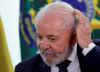 Governo oficializa reajuste salarial de servidores federais enquanto aguarda votação do Orçamento