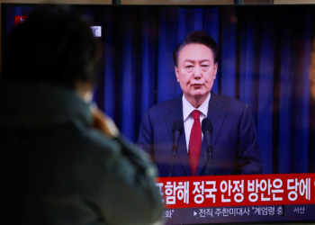 Autoridades vão até a casa do presidente afastado da Coreia do Sul para prendê-lo