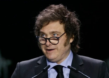 Milei culpa 'regime Lula' por ausência de Bolsonaro em posse de Trump