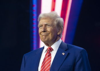 'Eles precisam de nós mais do que precisamos deles', diz Trump sobre Brasil e América Latina, durante rodada inicial de decretos presidenciais; SIGA