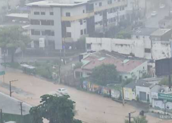 Lei que cria auxílio de R$ 1 mil para vítimas de temporal em Cuiabá é sancionada