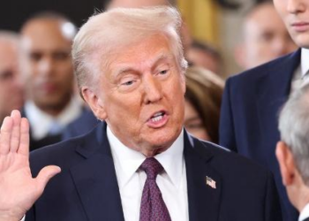 Transgêneros estão no alvo da direita no Brasil e sob Trump nos EUA