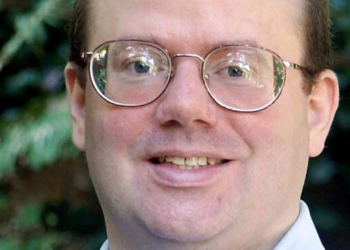 Ex-cético, co-fundador da Wikipédia anuncia conversão ao Cristianismo