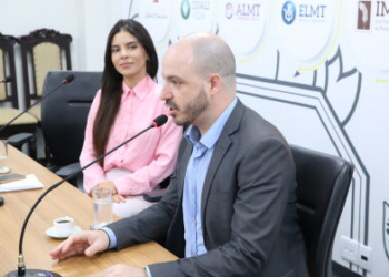 Secretários de Estado recebem comendas na ALMT