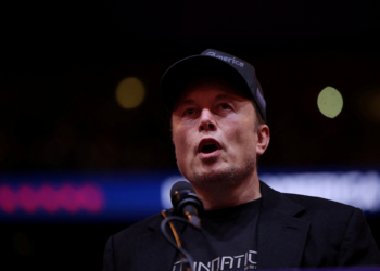 Musk anuncia que funcionários federais dos EUA deverão prestar contas sobre seus trabalhos ou serão demitidos