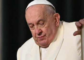 Papa Francisco teve noite tranquila no hospital, diz Vaticano