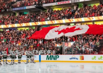Canadenses vaiam hino americano em partidas esportivas, após Trump anunciar tarifas