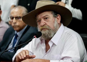 Barbudo detona aumento do ovo e diz que Brasil vai virar a Venezuela: “O comunismo tira tudo do povo”