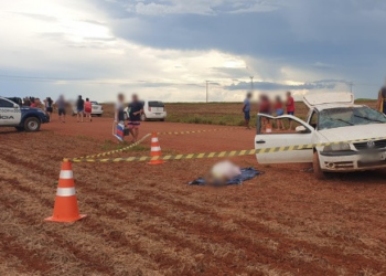 Carro capota e mulher morre na MT-270; outros dois ficam feridos