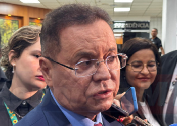 Botelho se emociona ao relembrar legado na Assembleia: "Cumpri tudo que prometi"