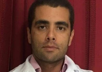 Médico cassado, Dr. Bumbum processa antigos pacientes e cobra 'honorários'