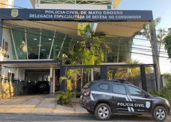 Alunos de Direito que tiveram formatura cancelada registram boletim contra empresa