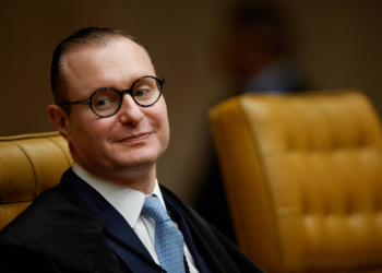 Zanin nega impedimento para julgar Bolsonaro por trama golpista