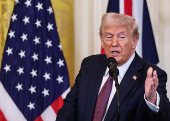 Trump foge de pergunta sobre 'desculpas' a Zelensky e diz que paz na Ucrânia pode não acontecer se não for negociada rapidamente