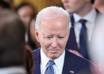 Biden assina contrato com agência de talentos nos EUA