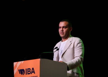 Após decreto de Donald Trump, federação de boxe processa o COI