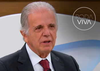 No Roda Viva, ministro da Defesa diz ter familiares entre manifestantes acampados em quartéis pelo Brasil