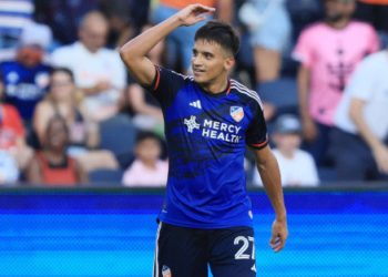 Cuiabá anuncia atacante argetino Yamil Asad