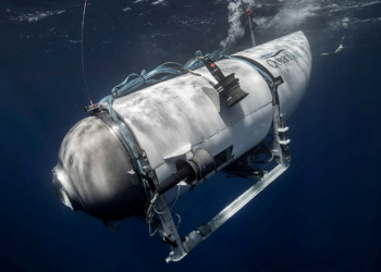 Submarino Titan: Guarda Costeira dos EUA divulga áudio que parece ser da implosão da embarcação; OUÇA