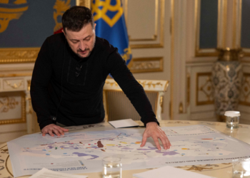 Zelensky anuncia ter recusado acordo com EUA sobre minerais ucranianos